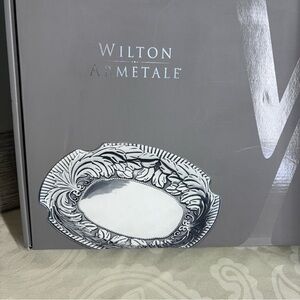 Wilton Armetale Silver-Tone Ornate Platter